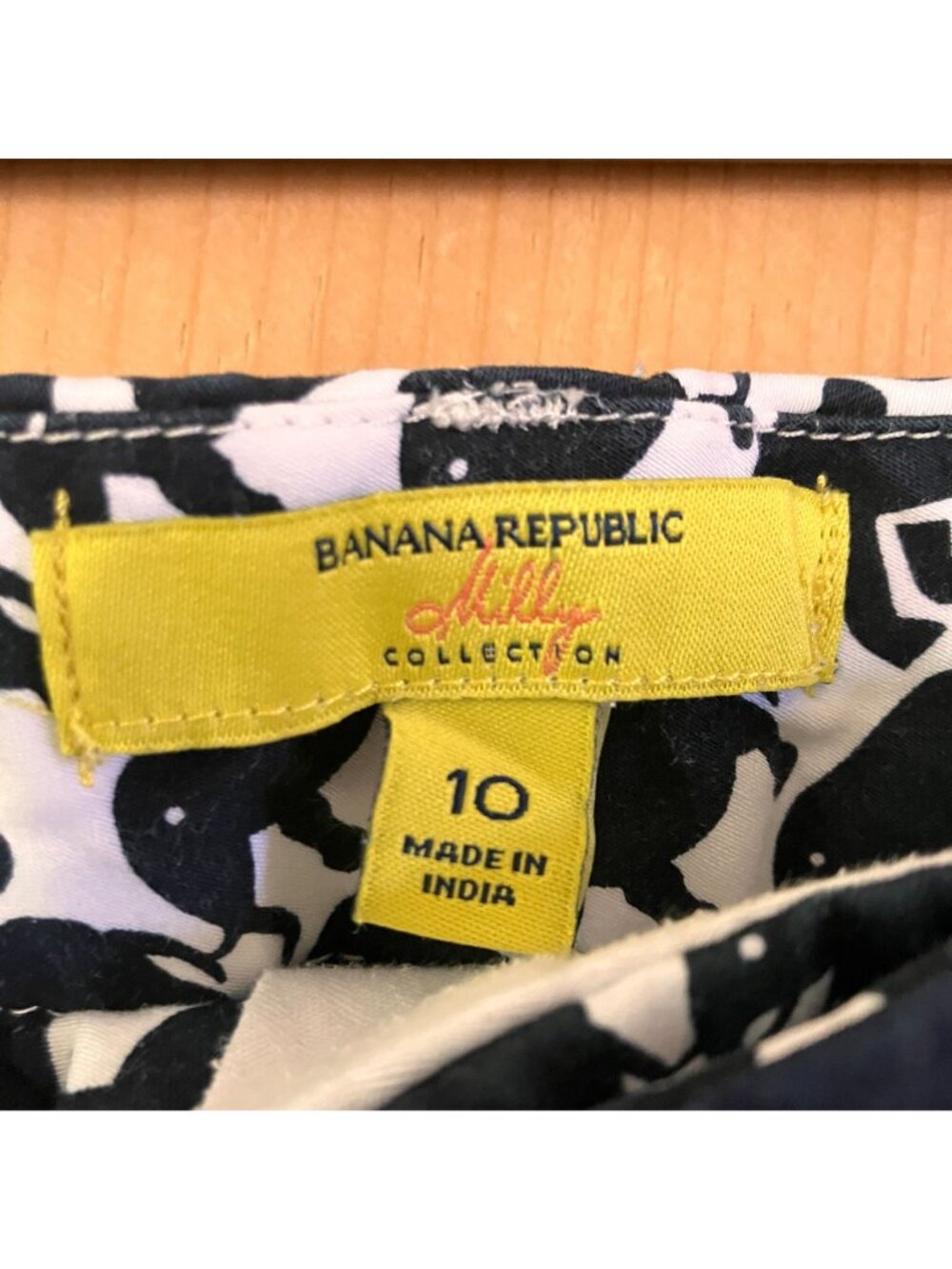 Banana Republic Womens Milly Collection Elephant Shorts Sz 10 White Black SP EXC - Picture 7 of 12